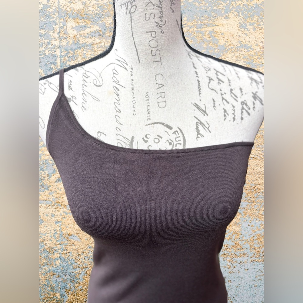 THEORY Dark Chocolate One Shoulder Tank Top
Size 6
Like New / Never Worn - Picture 4 of 9